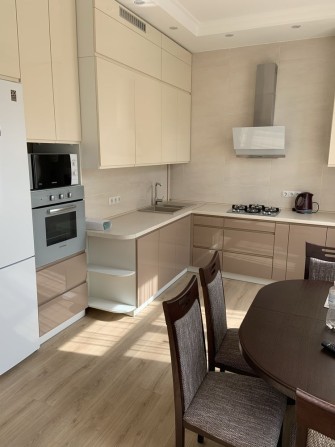 Здам 3 кімнатну квартиру в центрі міста - фото 1