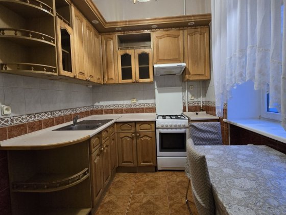 Оренда 3-х кім.кв.-ра , вул.Дмитра Дорошенка 55,м.Печерська,Зіринецька Київ