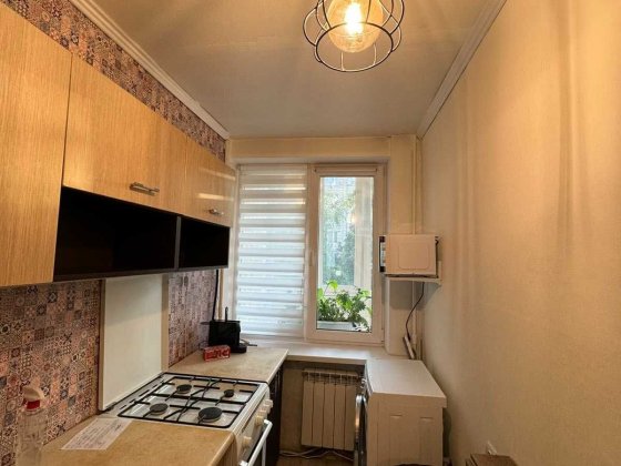 1-к. квартира. Метро Бориспільська. Петриченка, 75. Поверх 3. Газ. Киев