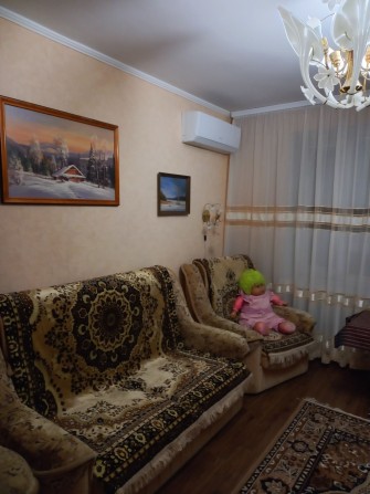 Сдам гарну двокімнатну квартиру по вул.Довженка для сім'ї. - фото 1