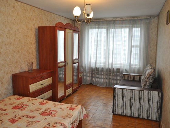 Однокімнатна, метро Оболонь,  Оболонська площа 3 Київ