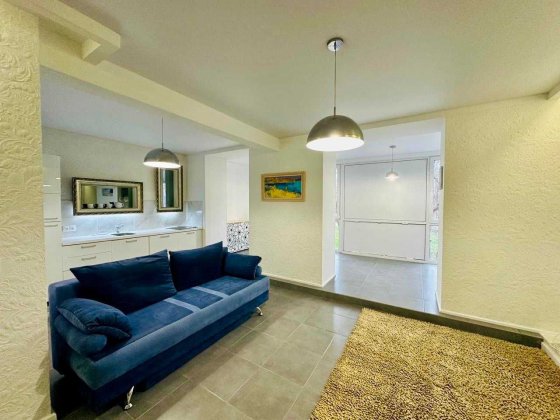 Ексклюзивна двокімнатна квартира після ремонту,зі своїм гаражем. Запорожье