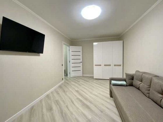 1 кім, м Житомірська 10 хв Киев