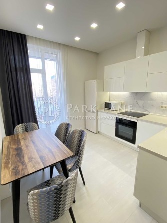 ЗОЛОТІ ВОРОТА, вул. Бульварно-Кудрявська, ЖК Ярославів Град - фото 1