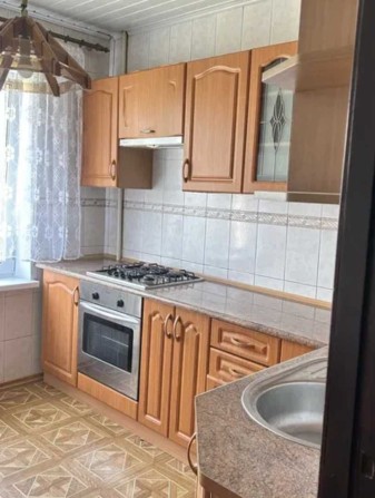 Сдается 2-х комн. квартира по ул. Сикорского, с мебелью и техникой - фото 1