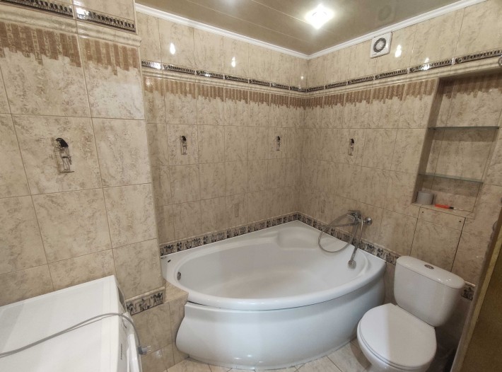 Оренда 2 кім. квартири з ремонтом, вул. Пасічна 58 - фото 1