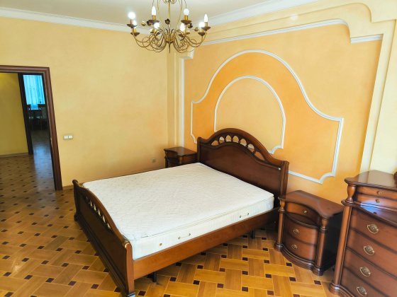 Трикімнатна ЕЛЕКТРИКА 24/7 вул. Жилянська 30а Без комісії. Киев