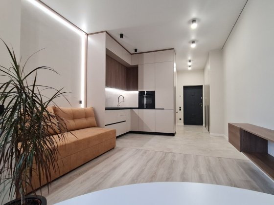 Власник. Здам видову  1-к квартиру Каховська 62а Киев