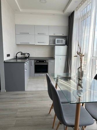 Сдам просторную стильную квартиру в 22 Жемчужине на Болгарской  центр - фото 1