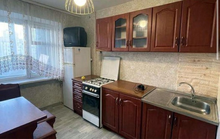 Сдам 3х комнатную в хорошем районе - фото 1