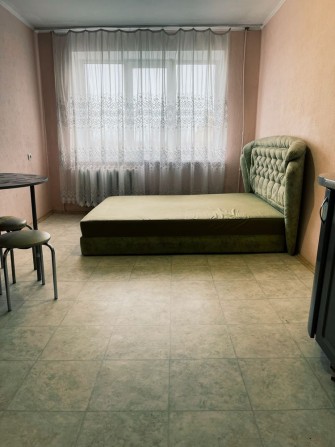 Сдам 1 ком на Победе 6 пер. Добровольцев дом 10 - фото 1