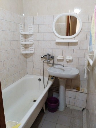 Сдам 1-комнатную.квартиру м. Дворец Спорта - фото 1