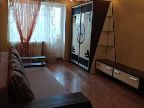 метро Алексеевская  2к квартира,  есть вся техника  + гараж! Харьков