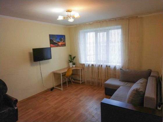 Свободна  с капремонт в кирпичном доме,газ Днепр