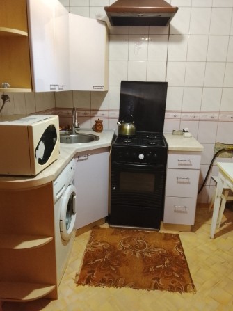 Сдам  2 кв  метро Армейская Новые Дома, 5800+ сч. Отопление не платим. - фото 1