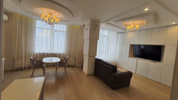 ОТ ХОЗЯИНА. Сдается  впервые  1-ком.  квартира  - Французский  бул. - фото 1