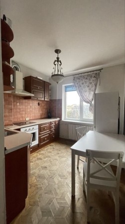 Долгосрочная аренда 2к кв. на среднем этаже на И.Петрова 47 - фото 1