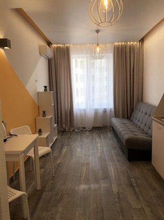 Сдам свою квартиру студию с авторским ремонтом. М. Академика Павлова. - фото 1