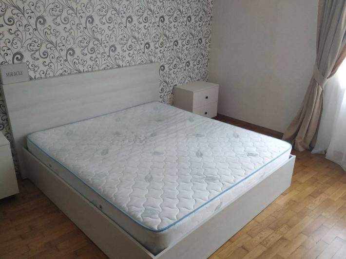 Оренда 2к вул.Героїв Майдану кухня-вітальня та спальня напроти Парку - фото 1