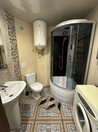 Сдам 1х квартиру прям возле метро Спортивная - фото 1