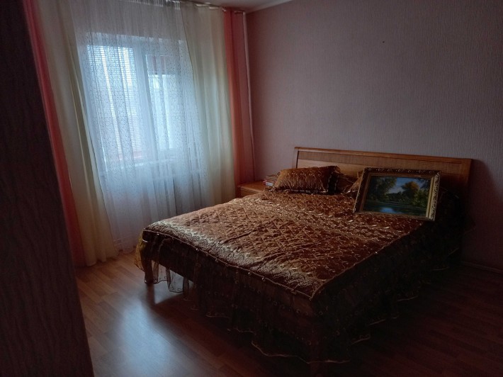 Сдам в длительную аренду 3-комнатную квартиру в центре - фото 1