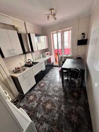 Сдаю 3 х комн квартиру ул Головковского50 - фото 1