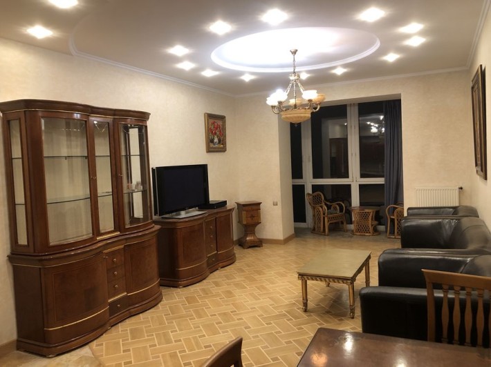 Сдам в долгосрочную аренду 3х к. квартиру центр парк Шевченко, море - фото 1