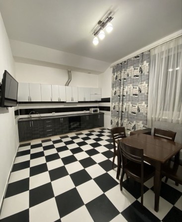 Оренда 2 кімнатної квартири в Центрі вул. Соборна. - фото 1