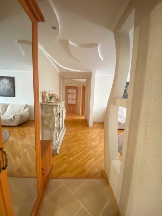 Сдается трехкомнатная квартира в Центре - фото 1