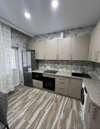 Реальная 1-ка на Защитников Украины, Спортивная, ул. Фесенковская 15 - фото 1