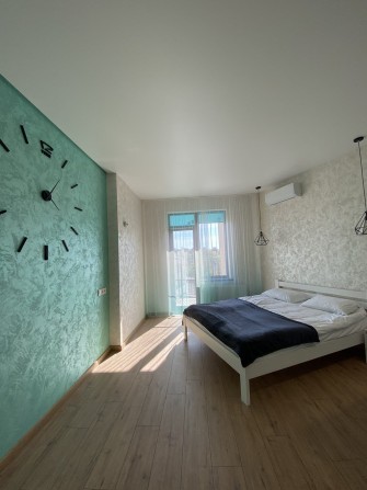 Сдам  свою 1 комн.студию на 16 ст Фонтана.по месячно - фото 1