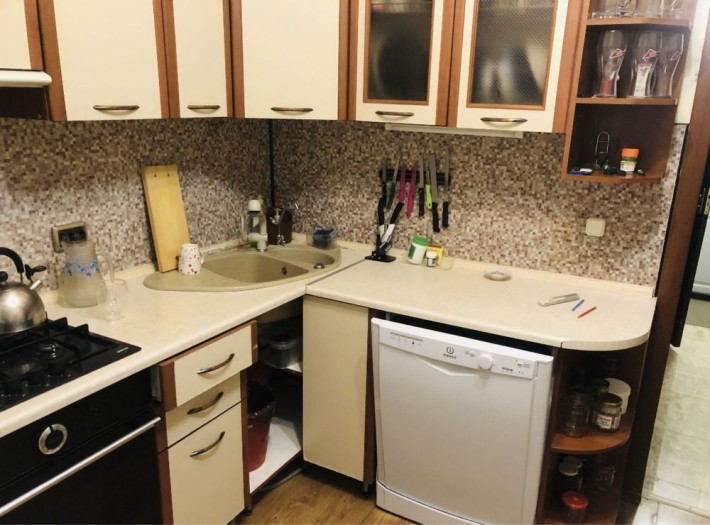 Здам 2к квартиру на Намиві,вул.Лазурна.1й поверх. - фото 1