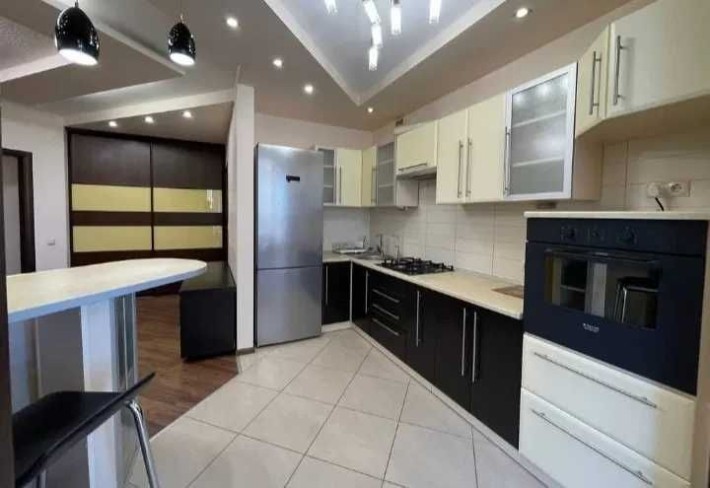 Оренда 3-кімнатної квартири, 90 м² - фото 1