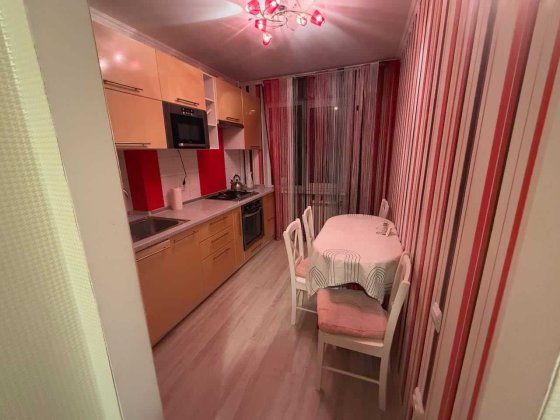 Малиновского\Космонавтов 2х комнатная разд 4\5 этаж Одеса