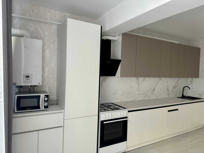 От хозяина!Сдам  1- ю квартиру 55м в новом красивом ЖК Via Roma! Газ! - фото 1