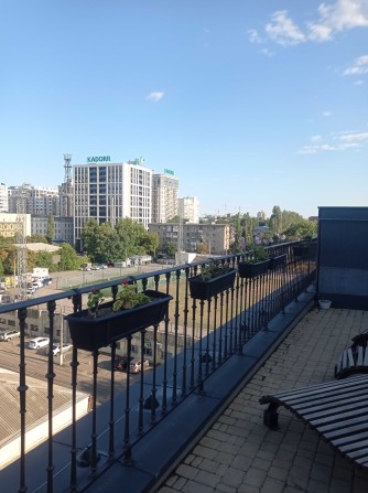 Однокомеатня правильной планировки с балконом  в новострое. - фото 1