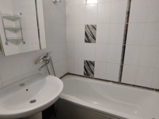 Однокомнатная кв-ра-Добровольского-газ-от пяти до шести тыс.гривен. Одесса