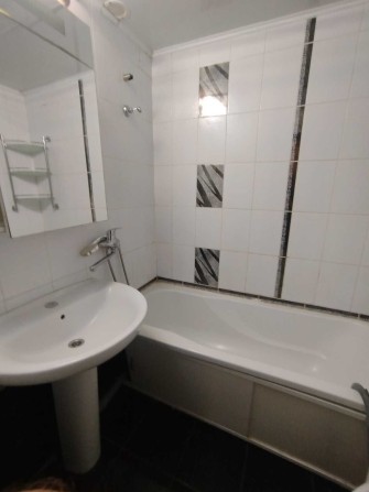 Однокомнатная кв-ра-Добровольского-газ-от пяти до шести тыс.гривен. - фото 1