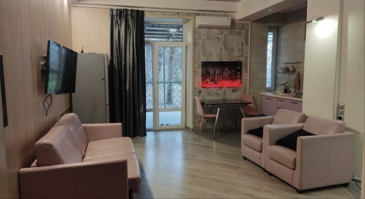 Реальная 1-ка в Центре, Исторический Музей, Архитеатора Бекетова - фото 1