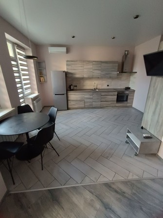 Сдается 1 комнатная в центре в новом доме - фото 1