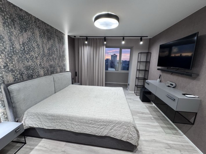 Аренда 3к.кв. Новострой 2000х, м. Центр рынок, Ул. Дмитриевская д.5. - фото 1