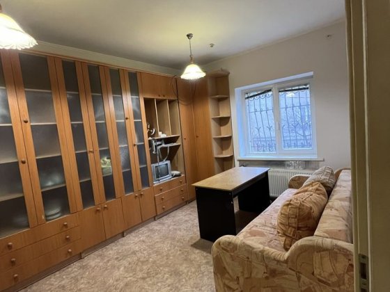 Оренда 2-х кімнатної квартири в самому центрі міста Рованцы