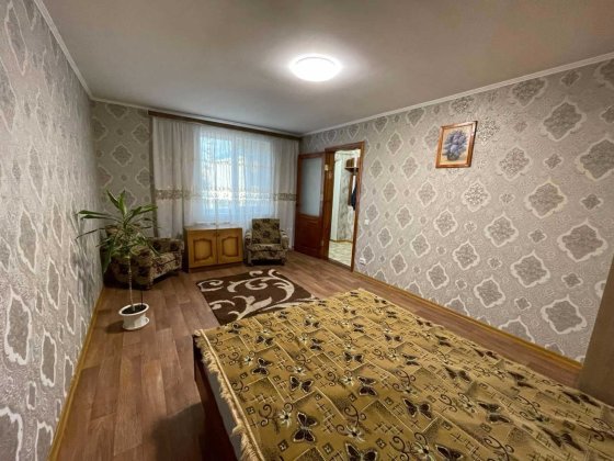 Сдам 1 к.кв.для девушки или пары с. Крюковщина, частный сектор Крюковщина