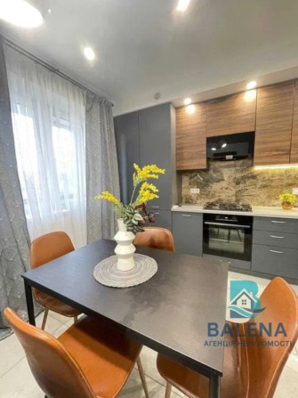 Оренда новенької євродвушки ЖК Волошковий вулиця Щаслива, 43 - фото 1