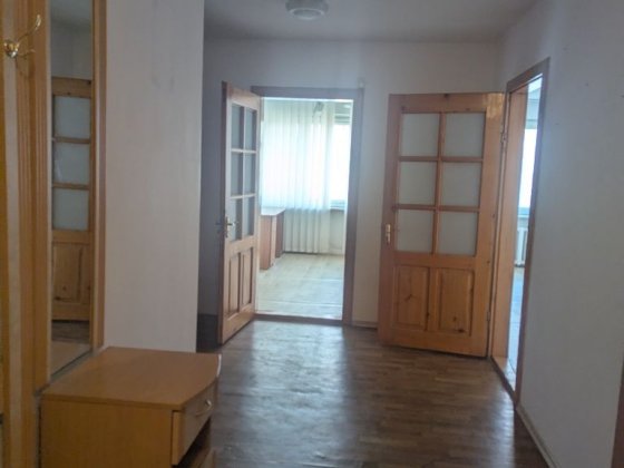 Оренда трикімнатної квартири вул. Лазаренка Зубра