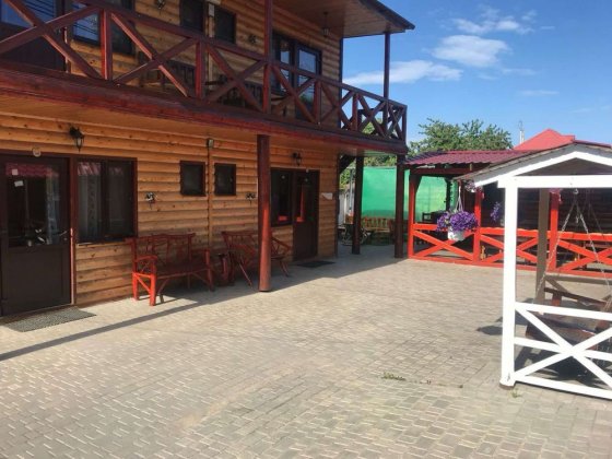 Сдам одно комнатный коттедж 4000 в месяц + 2000 коммунальные Черноморск