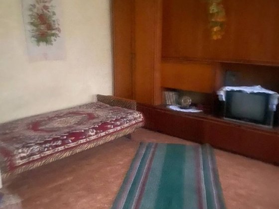 Здається 1 кімнатний будинок в центрі міста. Каменец-Подольский