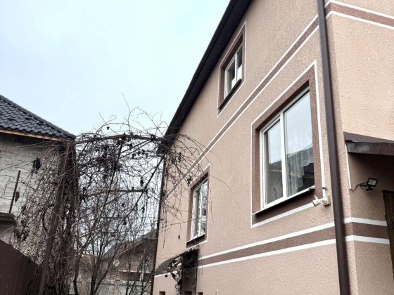 Оренда всього  будинку або половину довгостроково  Мукачево Мукачево