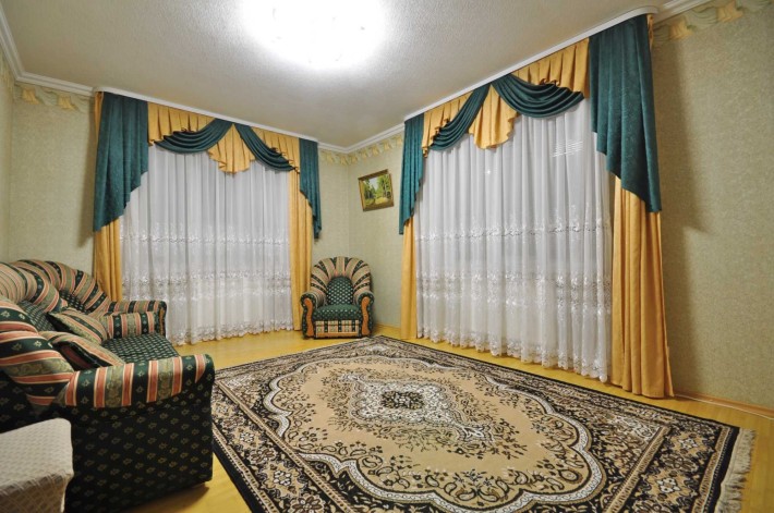 Половина будинку Заріччя, р-н церкви св. Марії Магдалини - фото 1