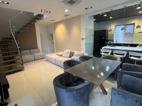 Оренда сучасного двоповерхового будинку Борисполь